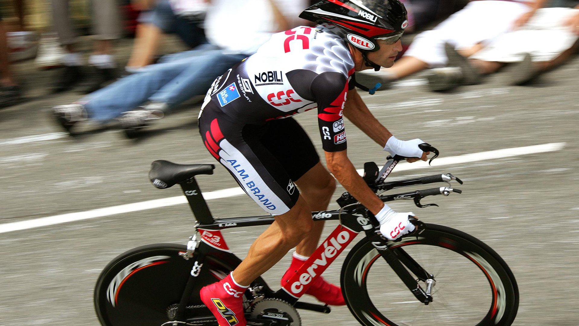 勇士迎来连胜，库里再次爆发，穆迪闪耀全场，勇士高层谈续约库里