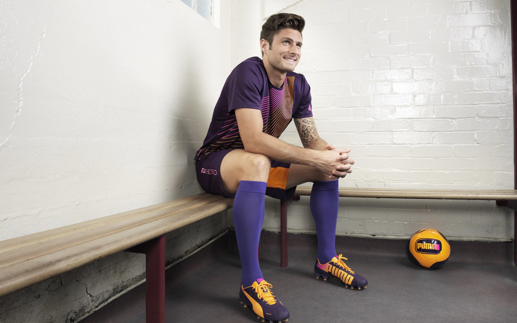 荷兰队在欧洲预赛中表现出色，晋级希望巨大