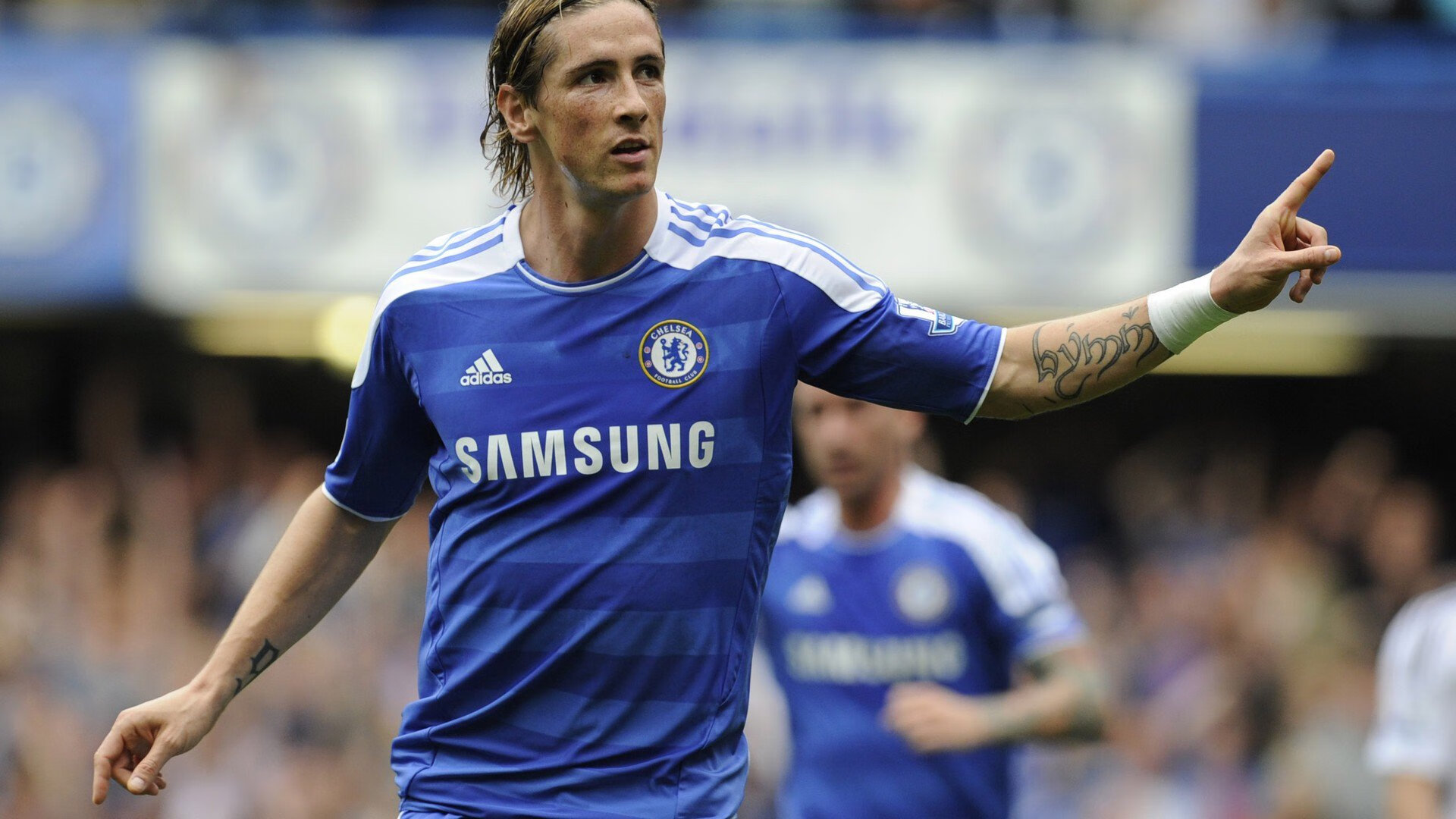 欧冠争夺激烈，巴萨与切尔西皆未能从冷门中脱颖而出，0809赛季欧冠巴萨切尔西争议